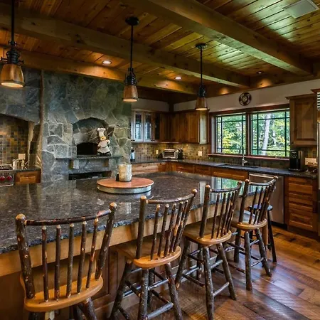 Round Tree Retreat Villa